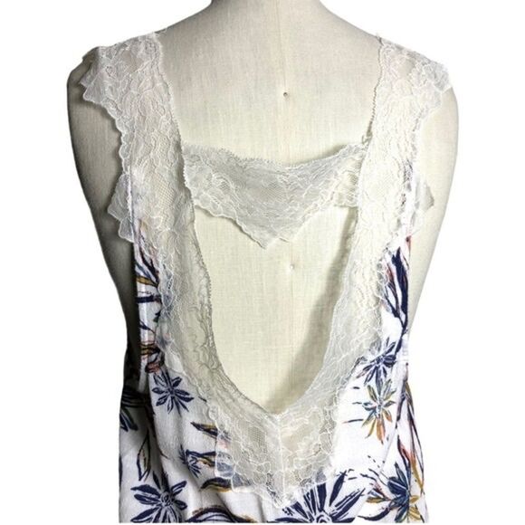 ✨ Free People Intimately Lace Floral Peplum Top ✨ - Picture 5 of 9
